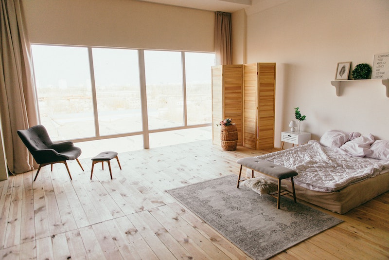 Natural master bedroom. minimalistic