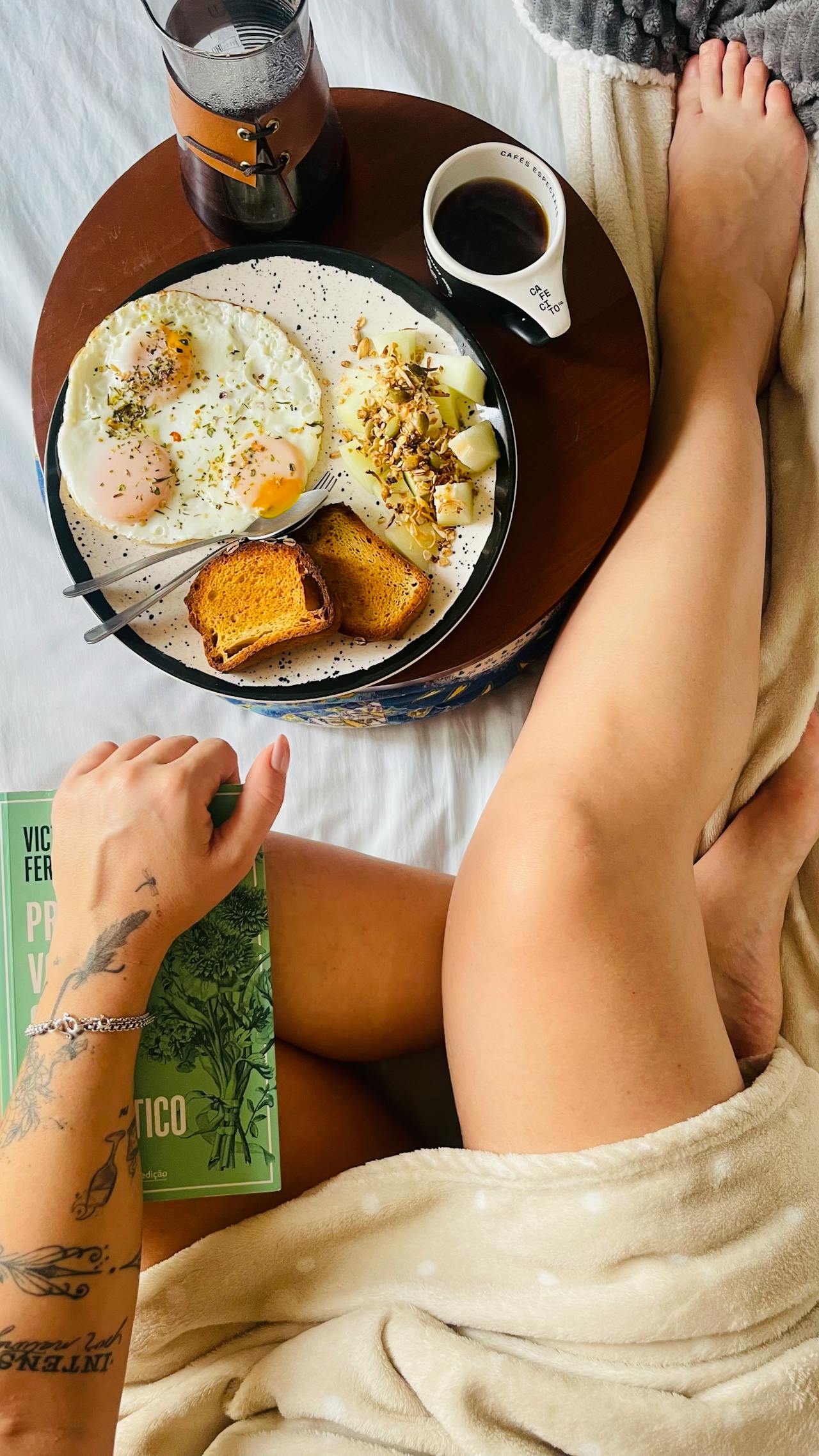 breakfast in bed