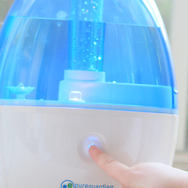 Tips for Using a Humidifier and Keeping it Clean | PureGuardian 14-Hour Ultrasonic Cool Mist Humidifier Review + Giveaway