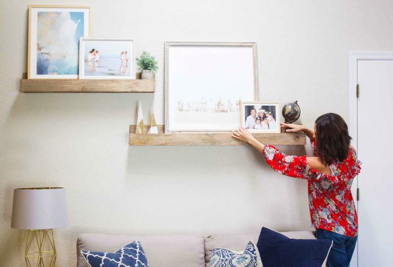 How to Decorate a Large Wall in Your Home