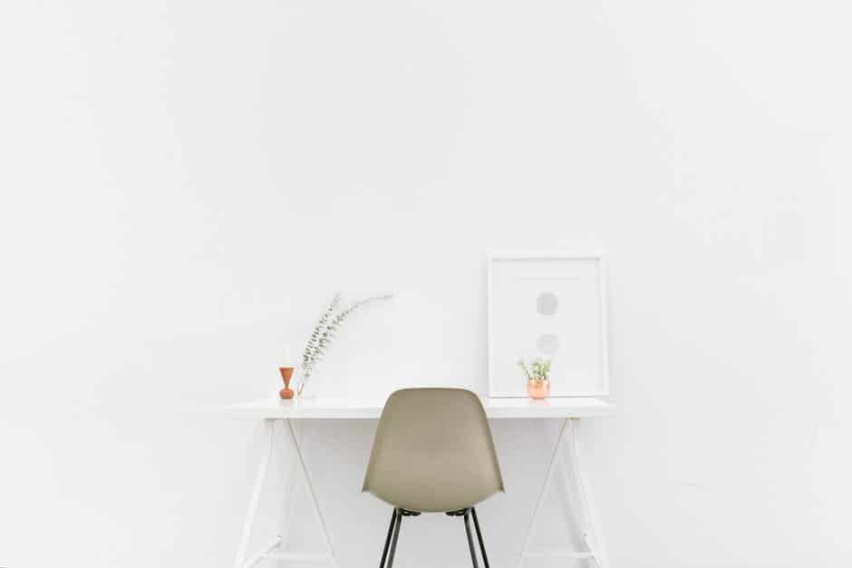 minimalism desk
