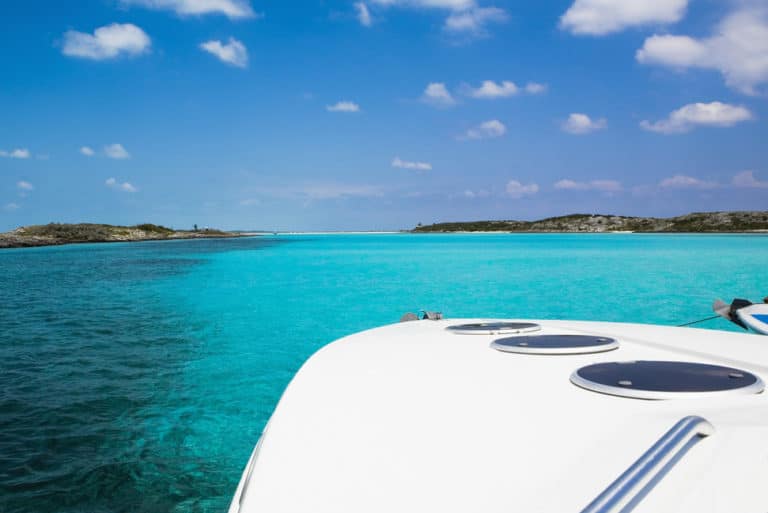 boat in the bahamas