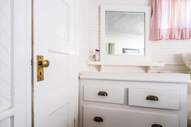 Nine Things You’re Doing Wrong in the Bathroom