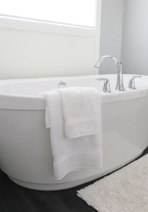 white soaker tub