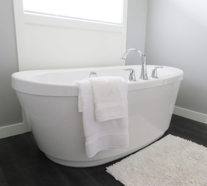 white soaker tub