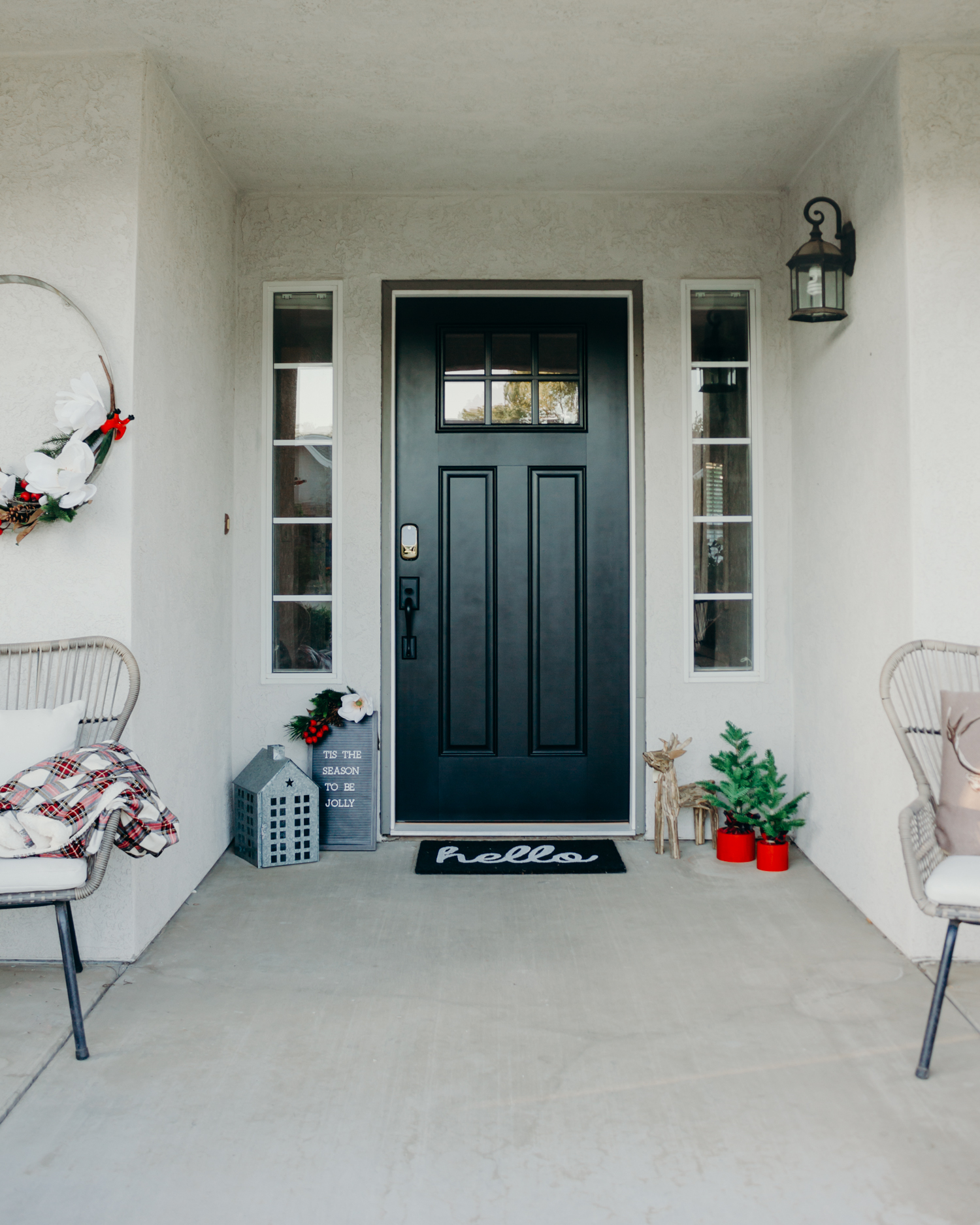 Christmas Front Porch Decor Ideas • (The Naptime Reviewer Blog)