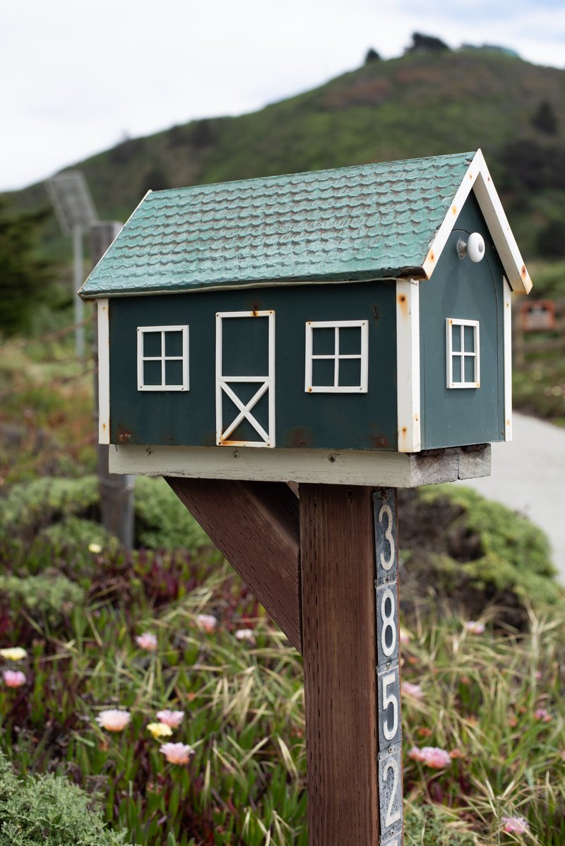 How to Design a Creative Mailbox for Your Home