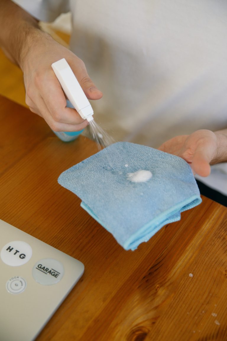 8 Essential Moving-Out Cleaning Tips from Expert Removalists 
