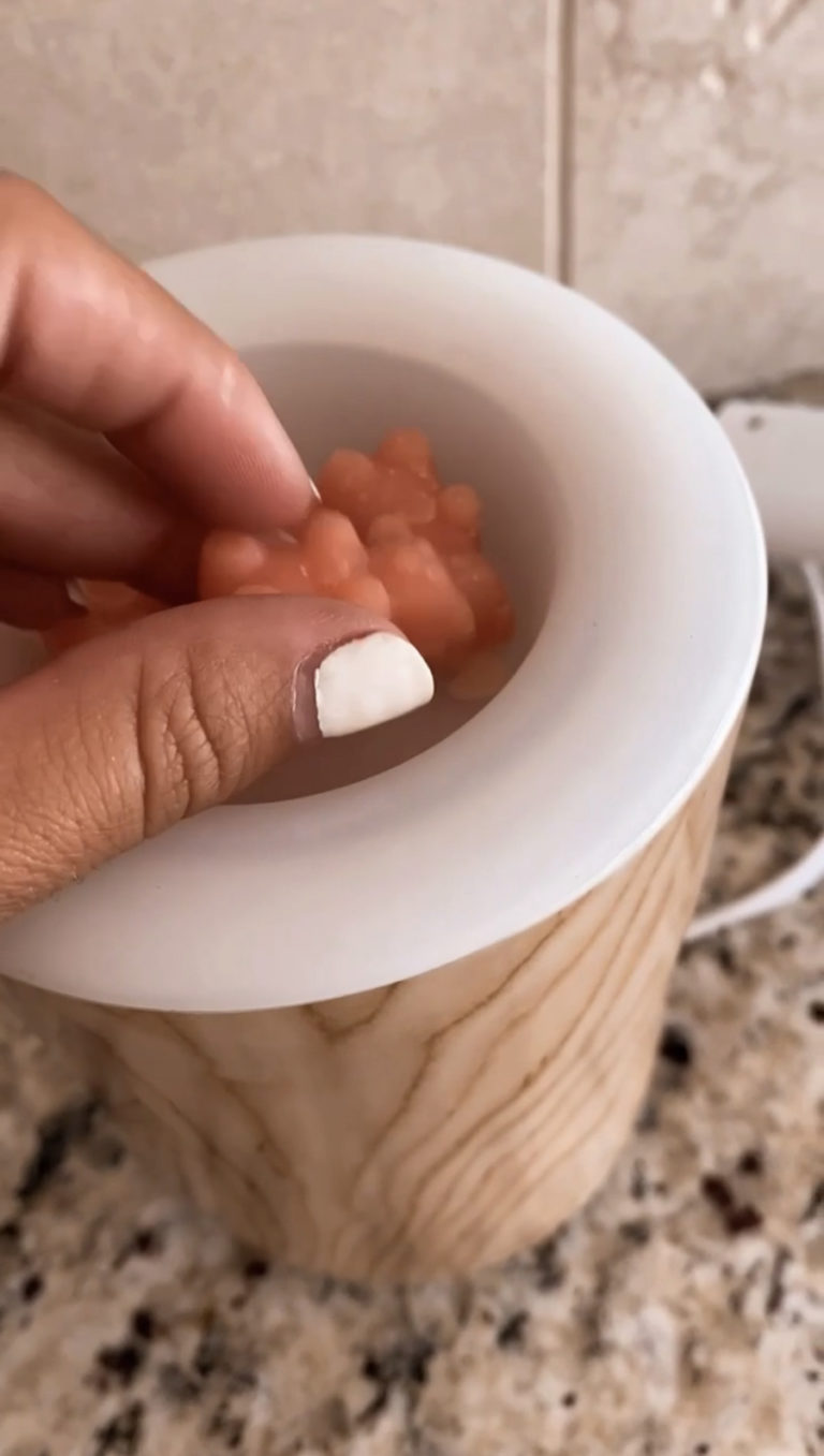 Pros of Using Electric Wax Warmers – Happy Wax Review