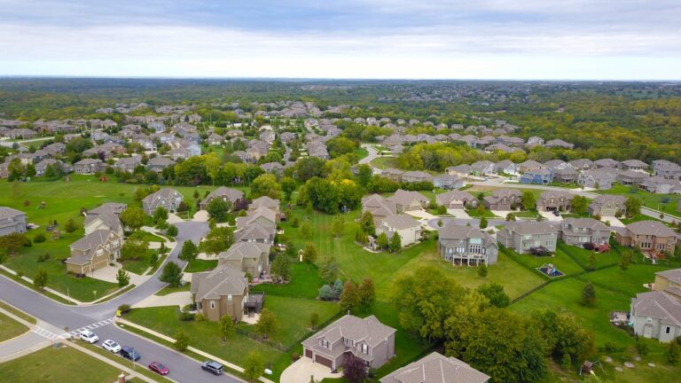 Choosing The Right Roof for Your Home: A Comprehensive Guide