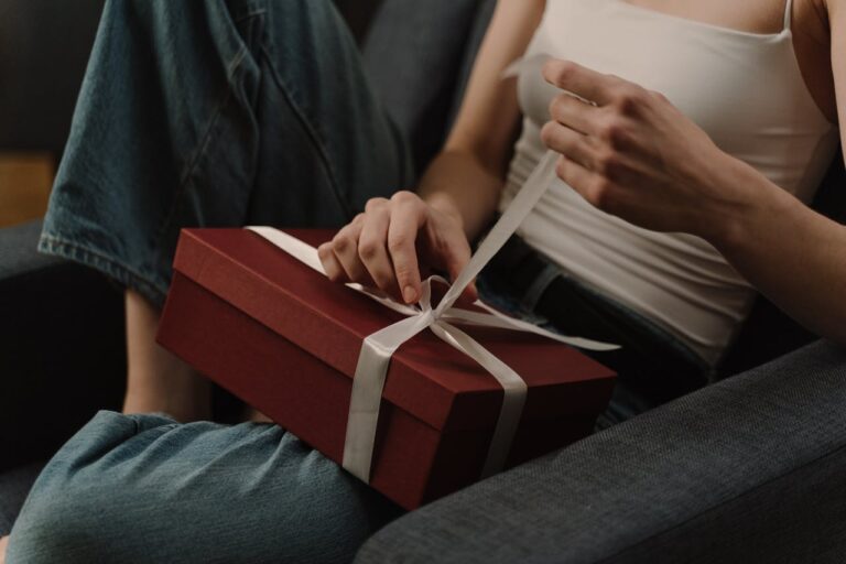 How to Make Your Business Unboxing Experience Feel Like Unwrapping a Present