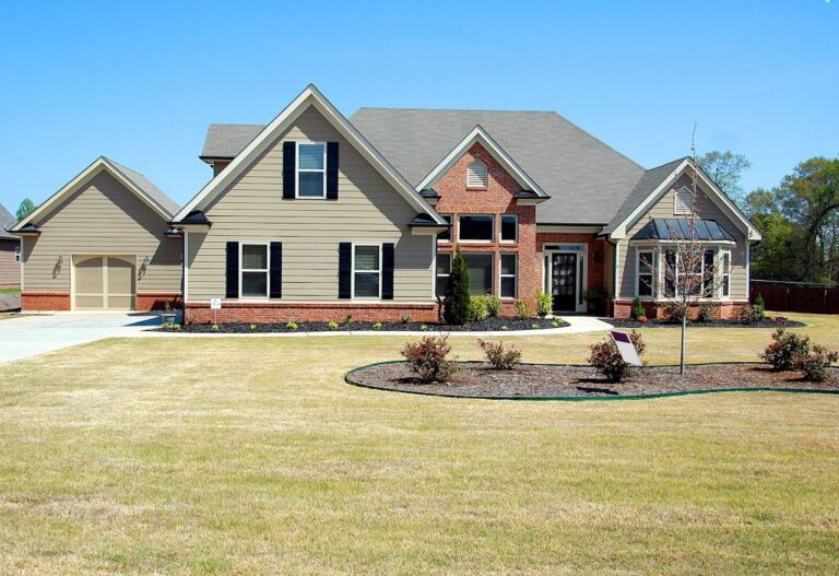 A Complete Guide to Siding Materials: Choosing the Best Option for Your Home