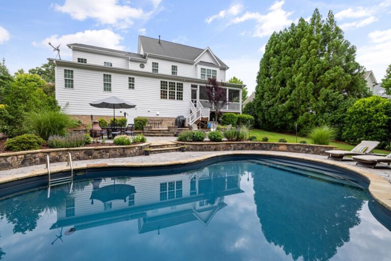 How to Plan a Comfortable, Low-Maintenance Outdoor Living Space